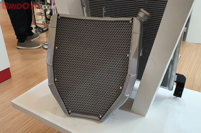 AAI Cooling Expert juga bikin radiator full aluminium buat Yamaha R25, berikut harganya 