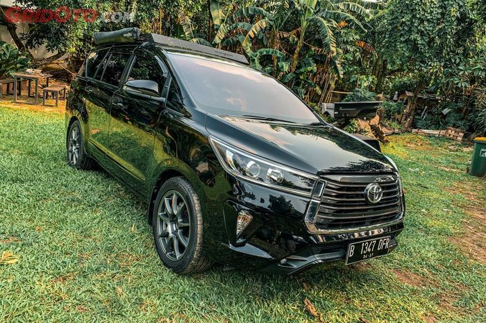 Modifikasi Innova Reborn diesel makin ganteng pasang pelek dan ban keren