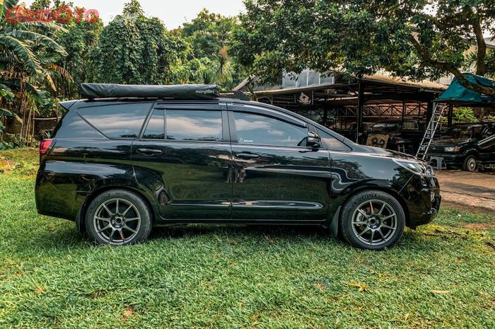 Modifikasi Innova Reborn diesel pasang roofrack lokal