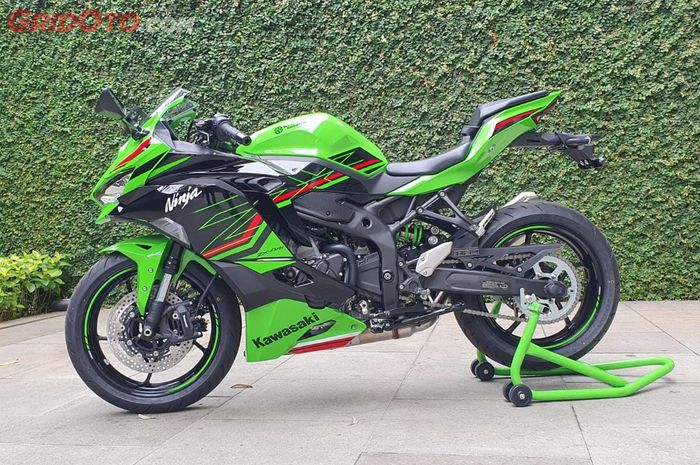 Kawasaki baru bisa menjamin suplai 90 unit Ninja ZX-4RR hingga saat ini, alasannya ada dua lapis nih.