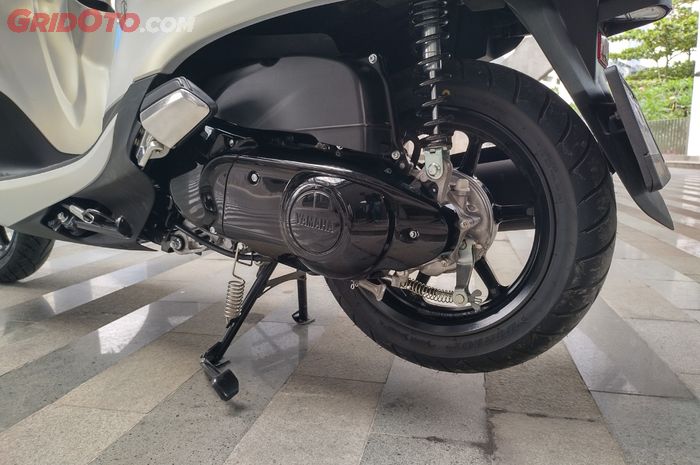 Suspensi belakang dan transmisi CVT Yamaha Grand Filano