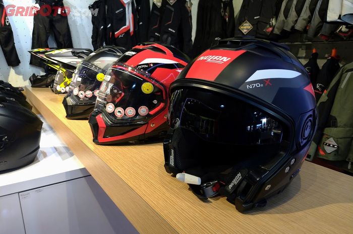 Siapa yang THR-nya masih ada? DeRide ngasih diskon besar lagi nih untuk apparel riding, helm, sampai box motor.