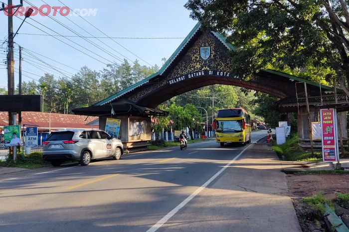 Masuk Kota Jambi sebelum melanjutkan sekitar 10 jam menuju Pekanbaru, Riau