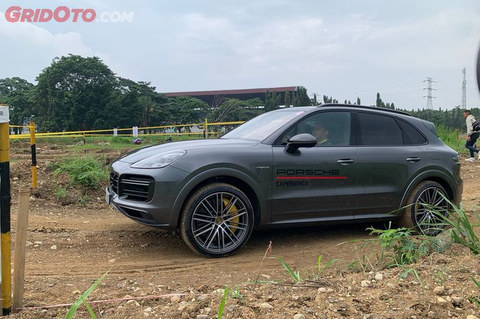 Porsche Cayenne Turbo S E-Hybrid.