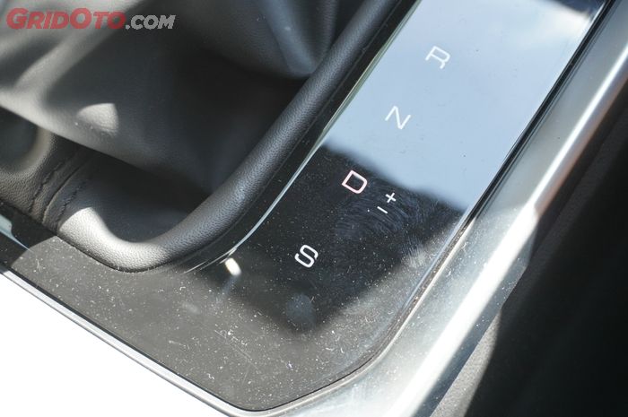 Ilustrasi mobil bekas transmisi matik