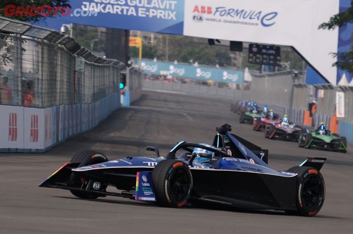 Strategi apik dan dukungan fans Tanah Air jadi kunci kemenangan Maximilan Guenther di Formula E Jakarta 2023.