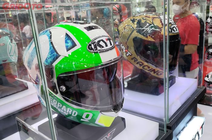PT Tarakusuma Indah (TKI) boyong enam helm ke Jakarta Fair 2023, termasuk KYT R2R dan helm edisi khusus Juara Dunia MotoGP.
