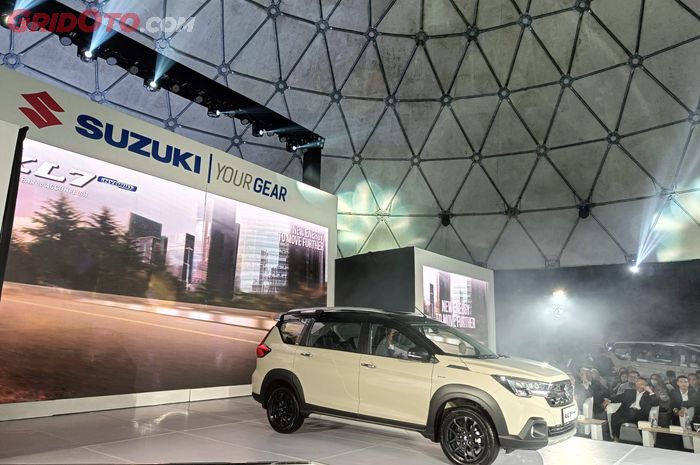 Suzuki XL7 hybrid membawa baterai lithium-ion 10 aH