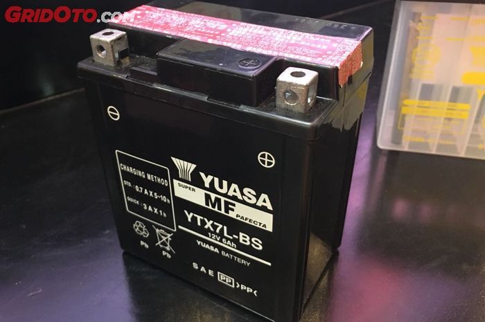 Ilustrasi aki kering  buat motor bekas