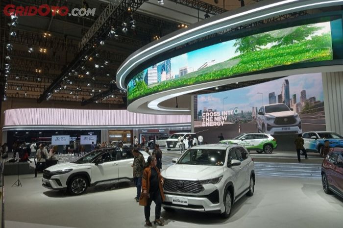 Booth Toyota di GIIAS 2023