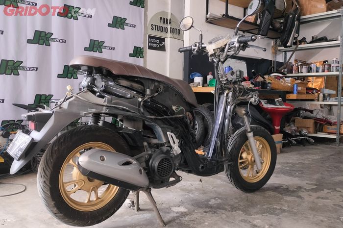 Cek bagian dalam rangka eSAF milik Honda Scoopy buatan tahun 2020
