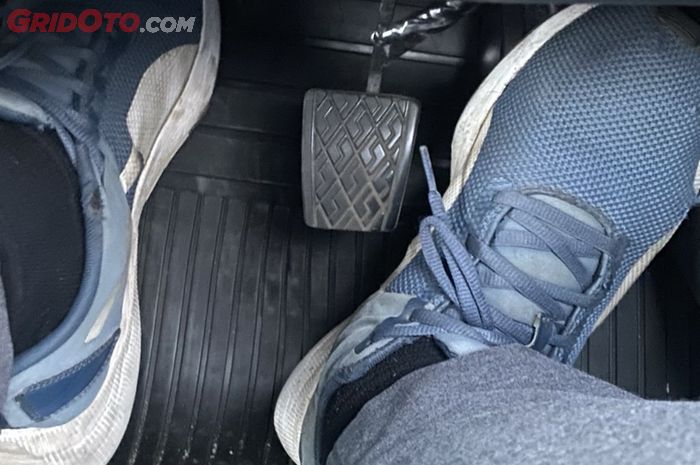 Ilustrasi. Injak pedal gas secara perlahan agar konsumsi bahan bakar tidak meningkat.