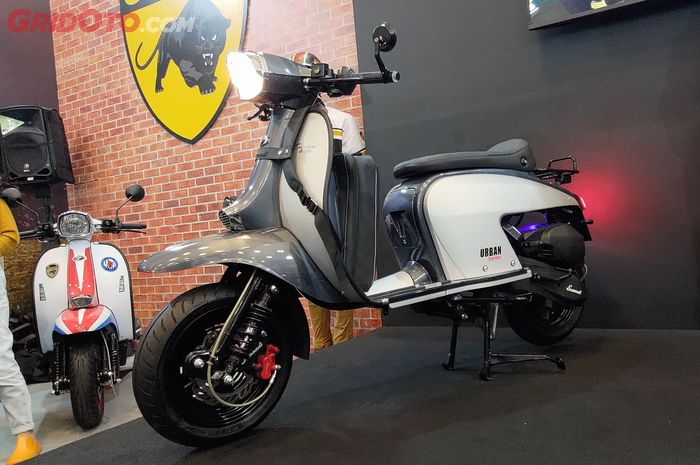 Pasar skutik retro Indonesia punya pendatang baru lewat merek Inggris yaitu Scomadi yang meluncur di Indonesia Motorcycle Show Plus 2023.