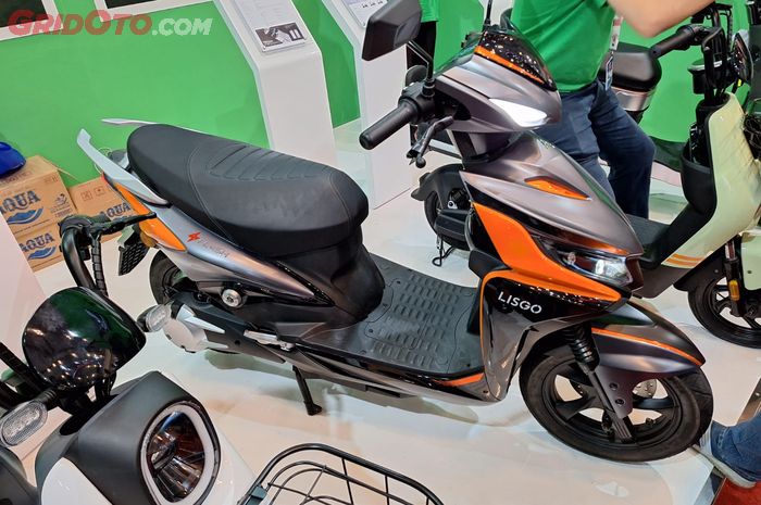Motor listrik Lisgo meluncur di IMOS+ 2023, dijual mulai Rp 12 jutaan 