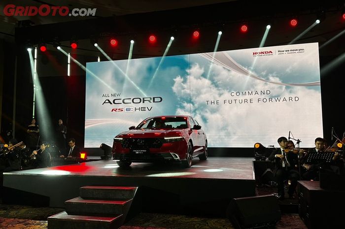 Spesifikasi dan harga Honda Accord Hybrid yang baru rilis di Indonesia.