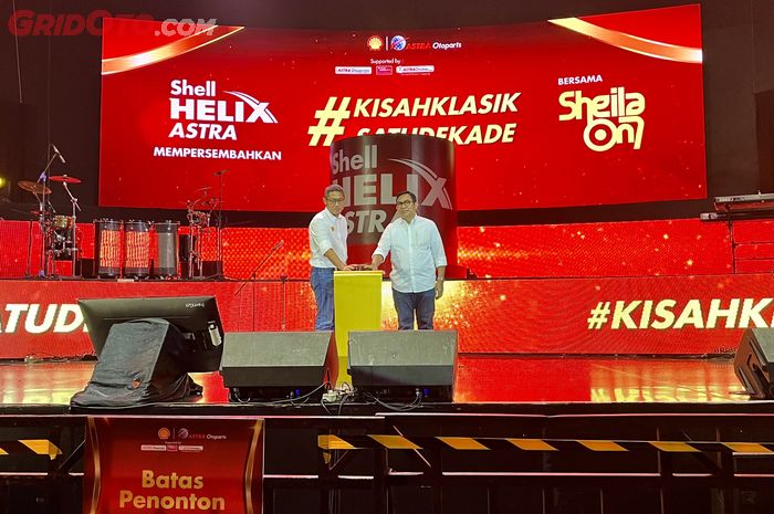 PT Shell Indonesia dan PT Astra Otoparts, Tbk mengajak kilas balik bagaimana Shell Helix Astra menghadirkan produk oli mesin yang menyesuaikan dengan kebutuhan konsumen di Indonesia hingga berkomitmen mewujudkan 'Nyetir Tanpa Khawatir'.