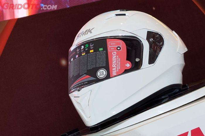 Helm SMK Stellar Sport meluncur di IIMS 2024, helm siap balap mulai Rp 800 ribuan aja.