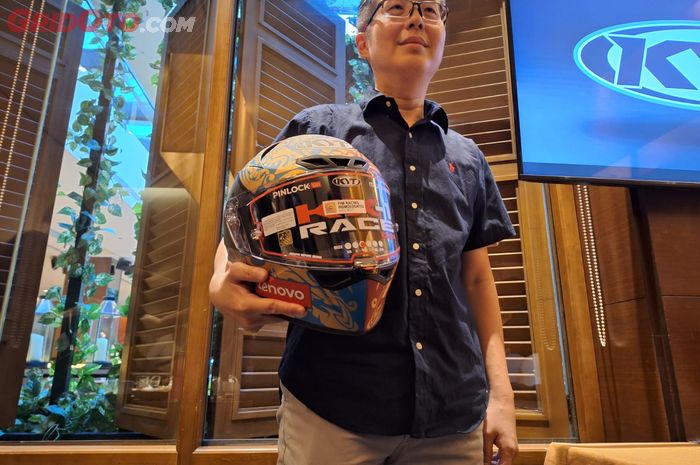 KYT KX 1-Race GP, helm pembalap MotoGP kini dijual bebas 