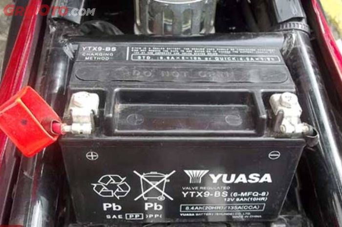 Ilustrasi aki di motor bekas