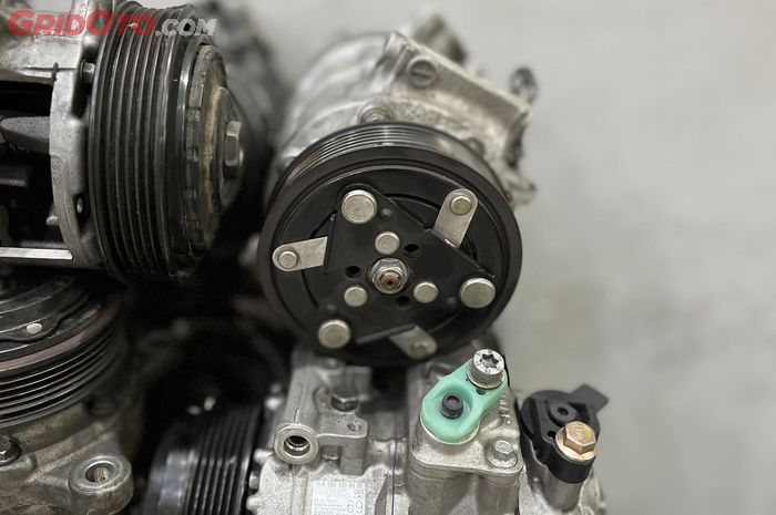 Magnet clutch kompresor AC mobil.