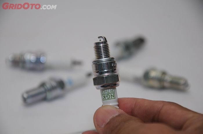 Seiring umur motor busi akan mengalami penurunan kinerja