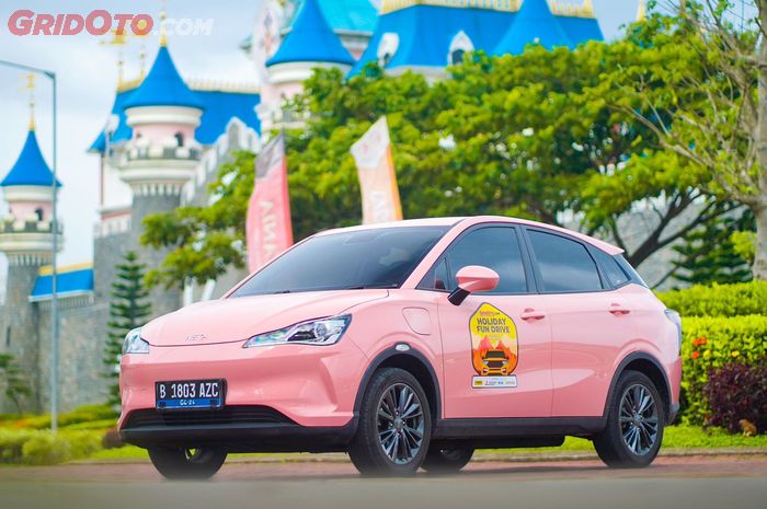 Hari ketiga Holiday Fun Drive 2024, saya ajak anak-anak ke Istana Disney bersama Neta V.