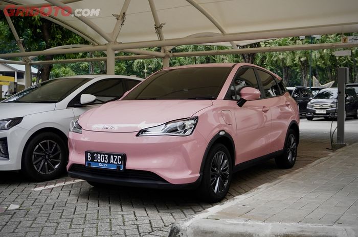 Neta V dibawa layaknya rute komuter harian di Jakarta menuju daerah strategis untuk mengetahui seberapa besar penggunaan konsumsi baterainya.