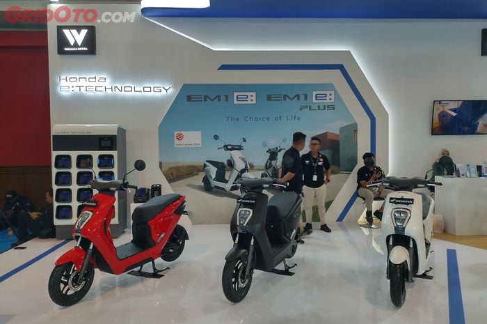 Honda diwakilkan oleh PT Wahana Makmur Sejati memboyong EM1 e: