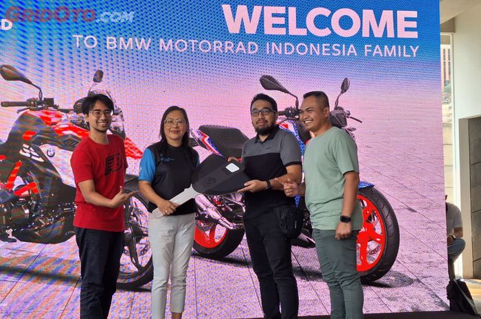 Serah terima BMW G 310 S terbaru oleh BMW Motorrad Indonesia 