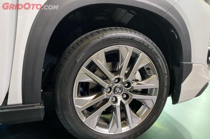 Harga ban Innova Zenix