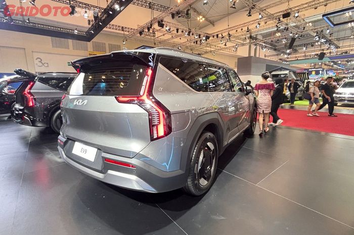 Mobil listrik Kia EV9 Earth