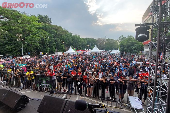 Kemeriahan konser Jamrud di Daihatsu Kumpul Sahabat Solo (25/8)