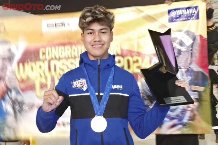 Aldi Satya Mahendra bawa pulang piala juara dunia WSSP300