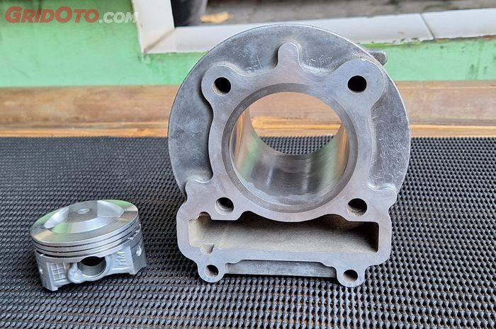 Ilustrasi mesin motor bekas yang harus dikorter