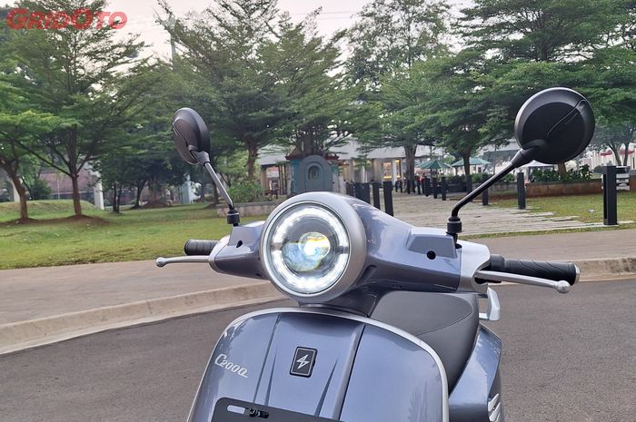 Motor ini sudah pakai projie biled dari pabrik