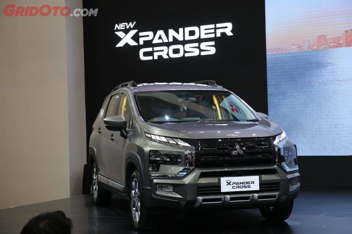 Cari mobil Low SUV untuk perjalanan mudik di medan jalan rusak, Mitsubishi Xpander Cross bisa jadi pilihan.