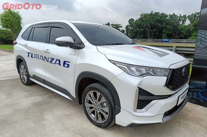 Ban Bridgestone Turanza 6 di Innova Zenix