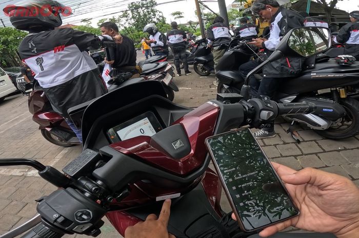 Cara mengaktifkan fitur RoadSync di Honda PCX 160