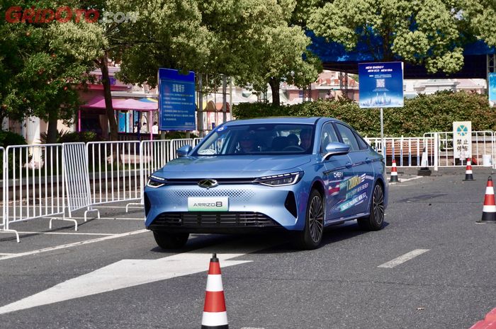 Chery Arrizo 8 PHEV