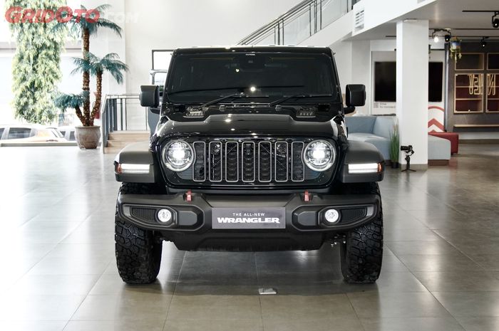 Jeep Wrangler Rubicon 4-Door resmi hadir di Indonesia melalui PT Indomobil National Distributor dengan delapan pilihan warna.