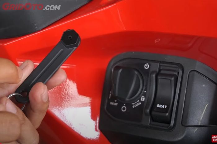 Kunci emergency punya fungsi penting di motor yang pakai Honda Smart Key System
