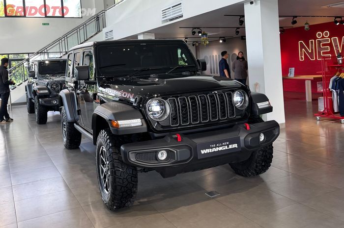 Lahir sebagai mobil offroad sejati, Jeep Wrangler Rubicon dibekali fitur mumpuni.