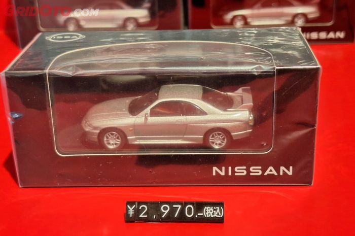 Nissan GTR R34 dealer box yang dijual di Nissan Gallery Global Headquarters