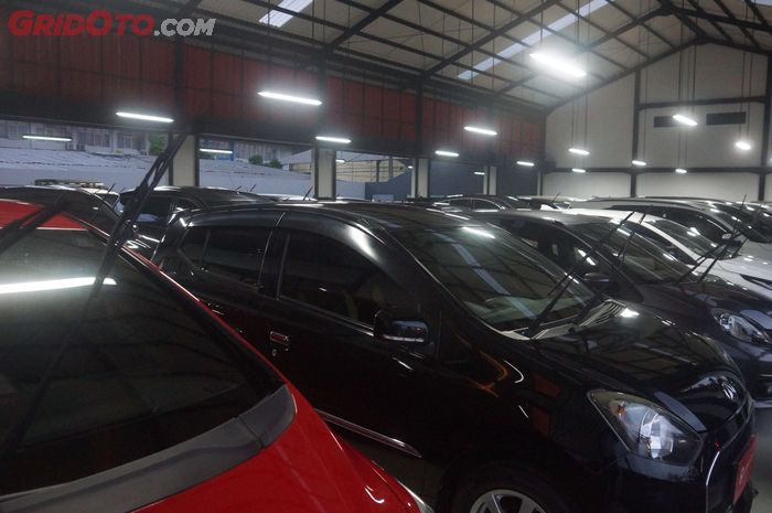 Ilustrasi jual mobil bekas