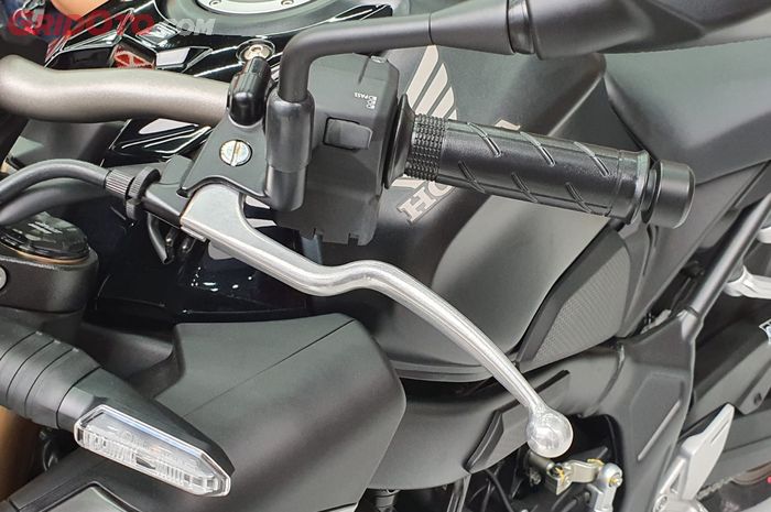 Ilustrasi motor bekas manual