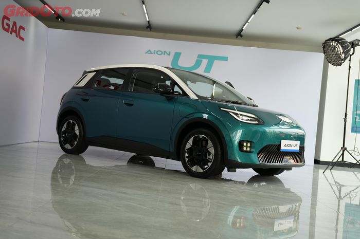 Mobil listrik AION UT