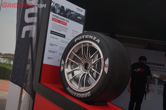 Ban Bridgestone Potenza Racing khusus Super GT.