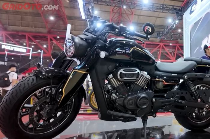 QJMotor SRV 250 Libero,  tipe tertinggi dari kelas  250-300 cc