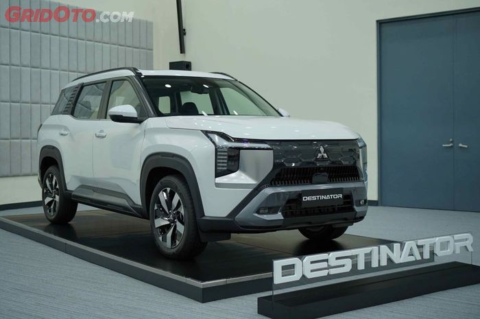 Dimensi panjang dan lebar Mitsubishi Destinator ternyata sama dengan SUV Nissan X-Trail