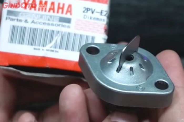 Ilustrasi tensioner keteng orisinal motor matic Yamaha NMAX